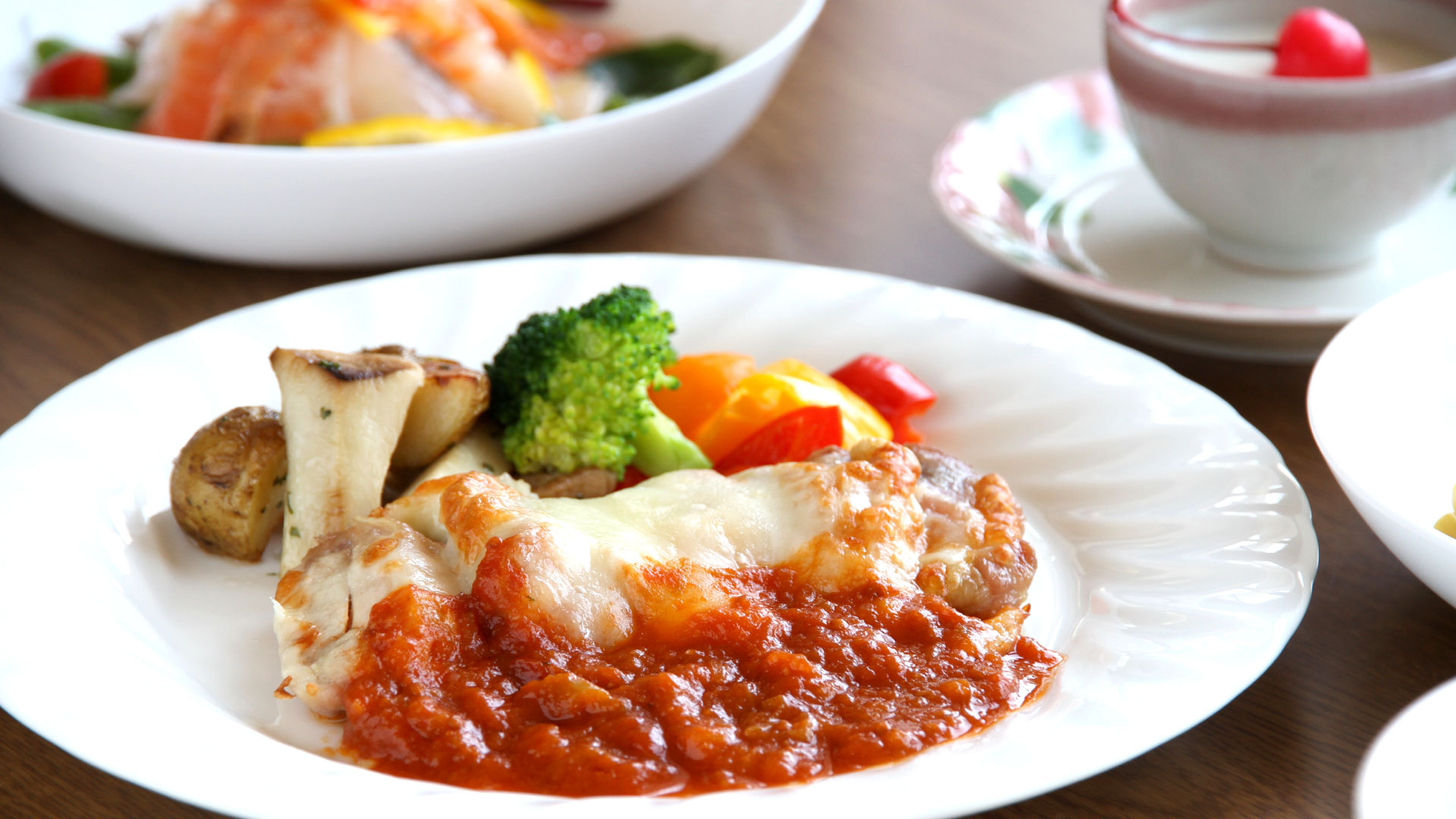 出来たてアツアツのおいしい料理！